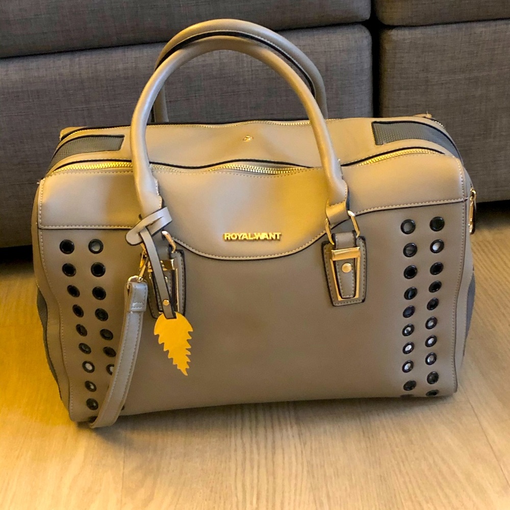 RoyalWant Pet Carrier
